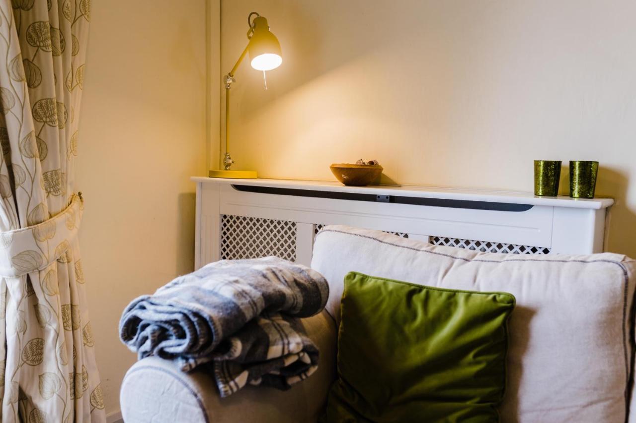 May Tree Cottage Manorbier 5 Mins From The Beach Sleeps 4 מראה חיצוני תמונה