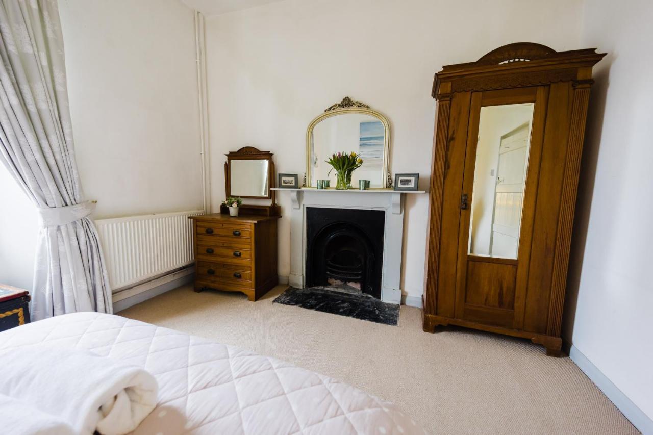 May Tree Cottage Manorbier 5 Mins From The Beach Sleeps 4 מראה חיצוני תמונה