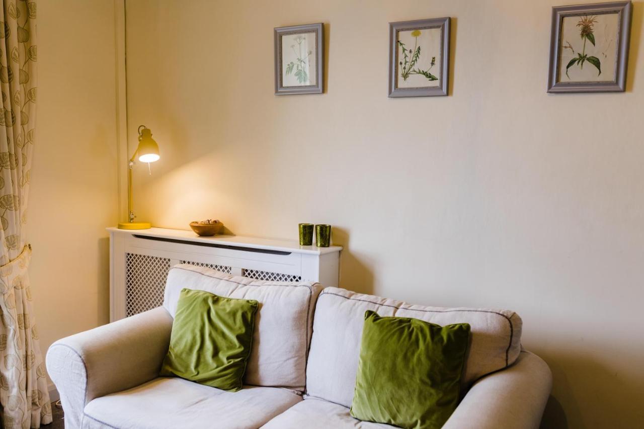 May Tree Cottage Manorbier 5 Mins From The Beach Sleeps 4 מראה חיצוני תמונה