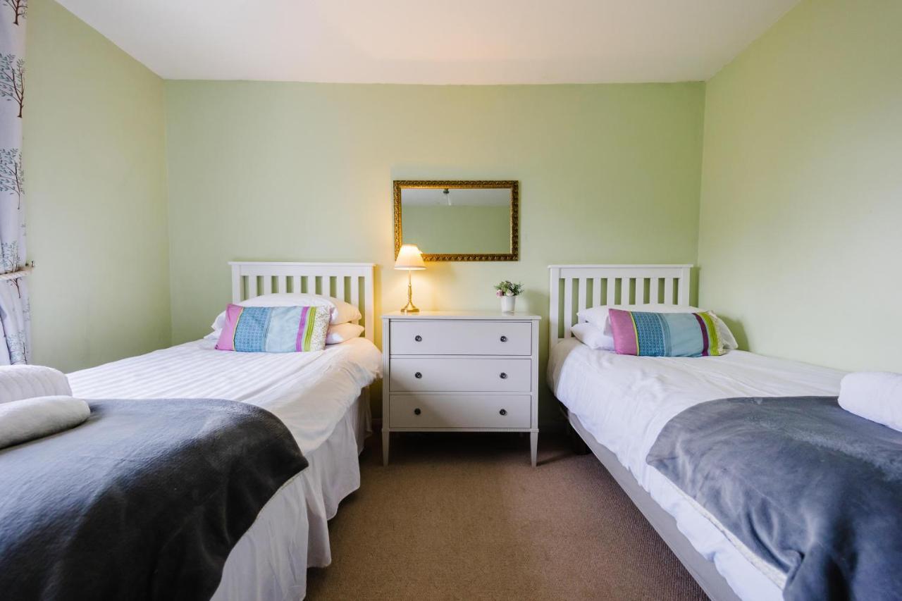 May Tree Cottage Manorbier 5 Mins From The Beach Sleeps 4 מראה חיצוני תמונה