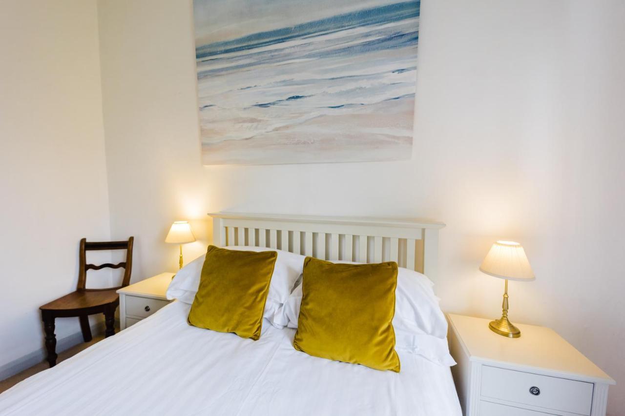 May Tree Cottage Manorbier 5 Mins From The Beach Sleeps 4 מראה חיצוני תמונה