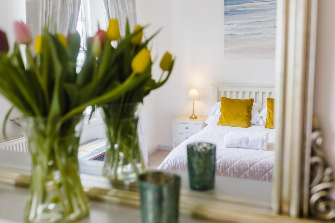 May Tree Cottage Manorbier 5 Mins From The Beach Sleeps 4 מראה חיצוני תמונה