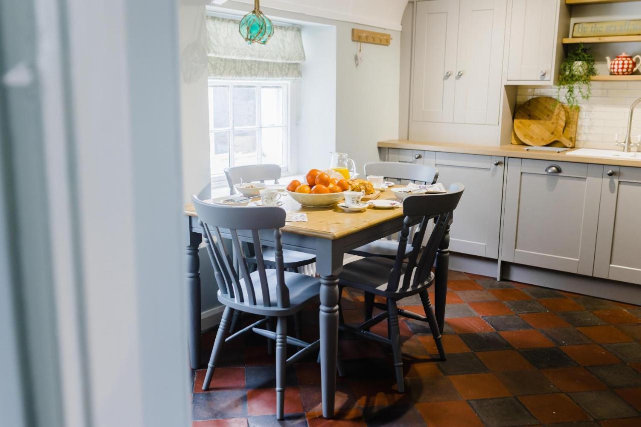 May Tree Cottage Manorbier 5 Mins From The Beach Sleeps 4 מראה חיצוני תמונה