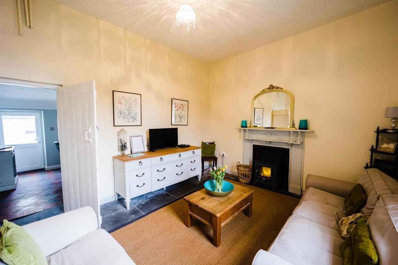 May Tree Cottage Manorbier 5 Mins From The Beach Sleeps 4 מראה חיצוני תמונה