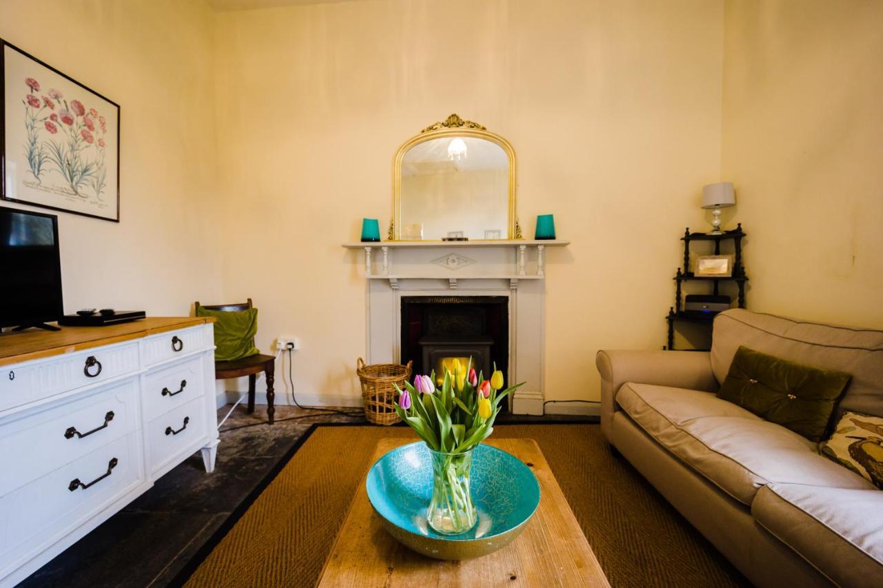 May Tree Cottage Manorbier 5 Mins From The Beach Sleeps 4 מראה חיצוני תמונה