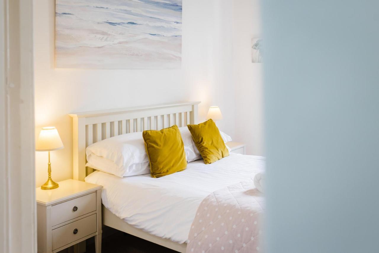 May Tree Cottage Manorbier 5 Mins From The Beach Sleeps 4 מראה חיצוני תמונה