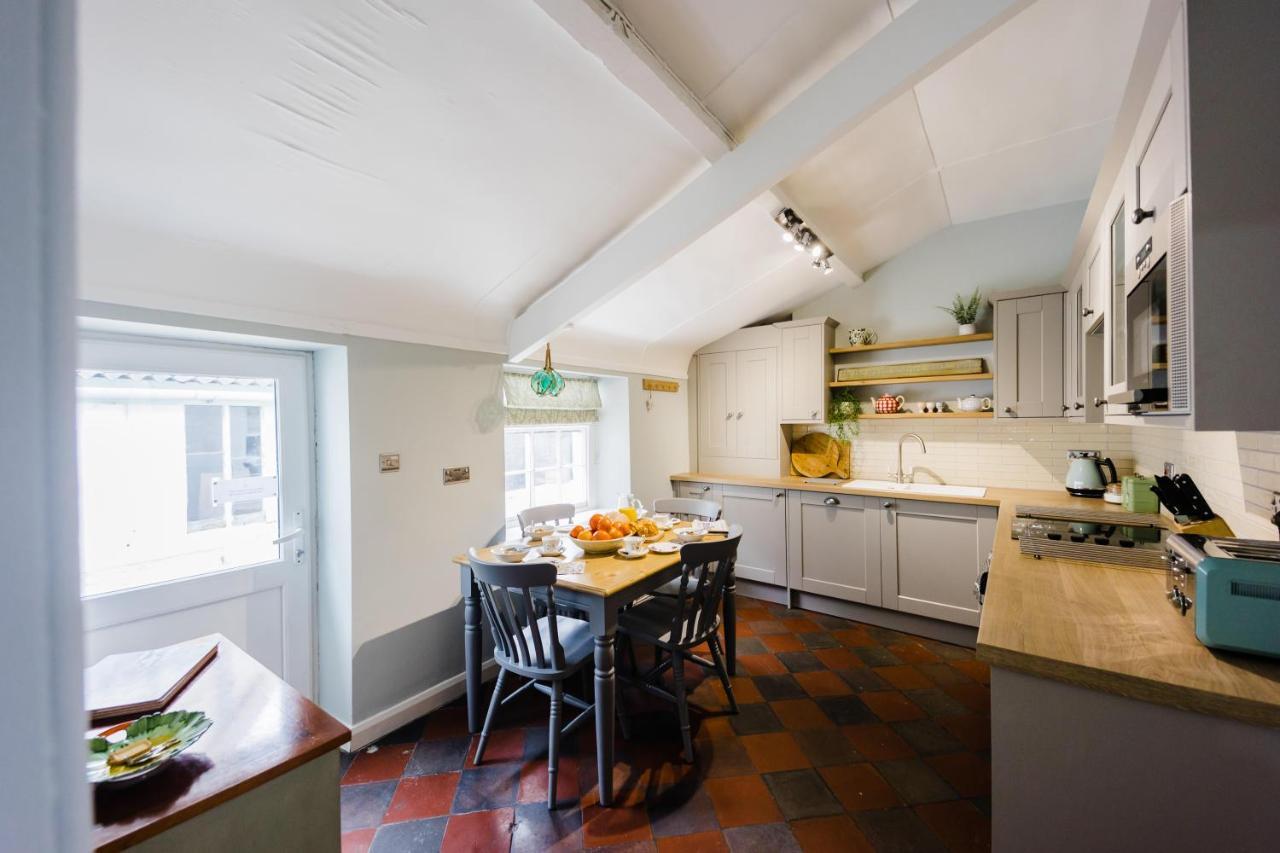 May Tree Cottage Manorbier 5 Mins From The Beach Sleeps 4 מראה חיצוני תמונה